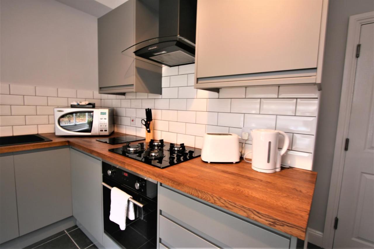 Nelson By The Docks Serviced Apartments By Roomsbooked Gloucester Exterior photo