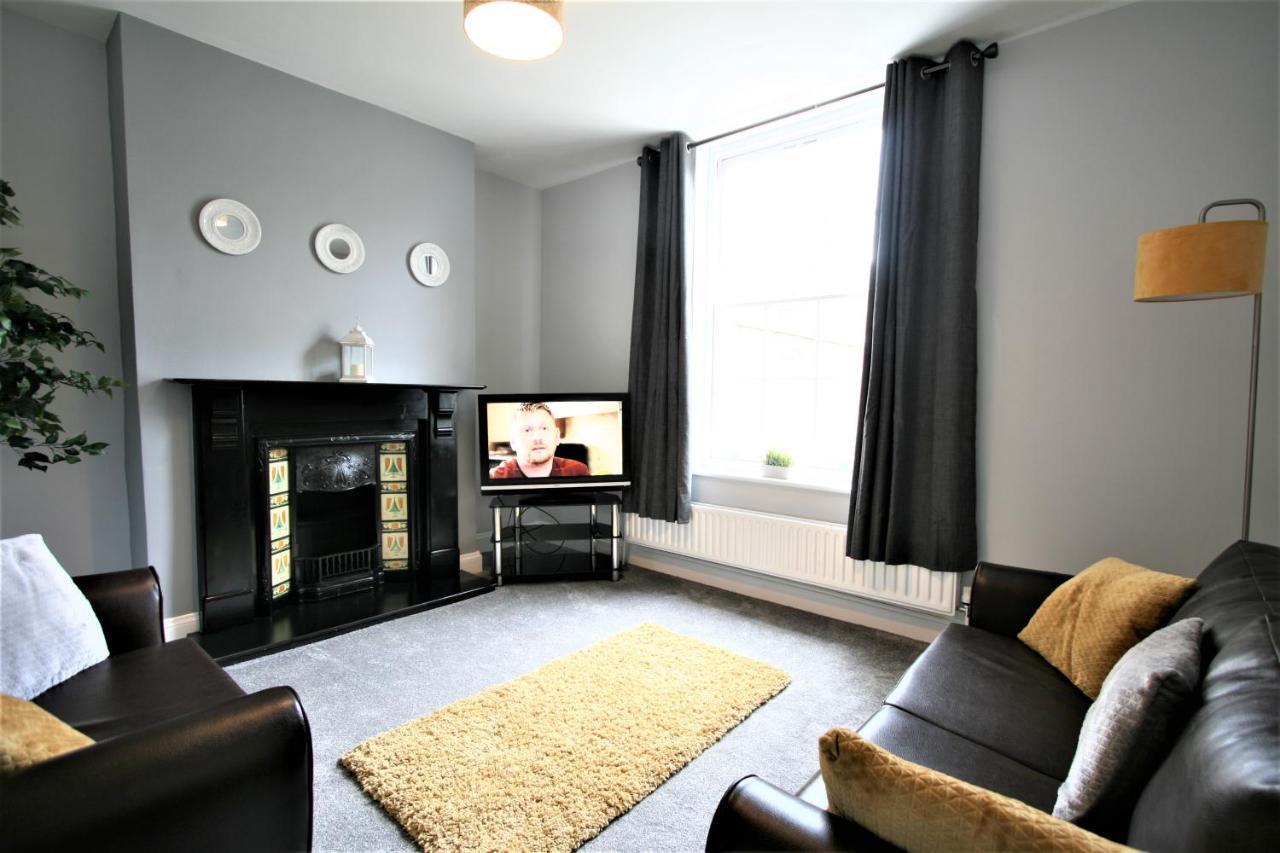 Nelson By The Docks Serviced Apartments By Roomsbooked Gloucester Exterior photo